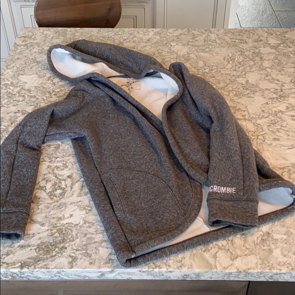 Snuggle up in this super soft and cozy sweatshirt